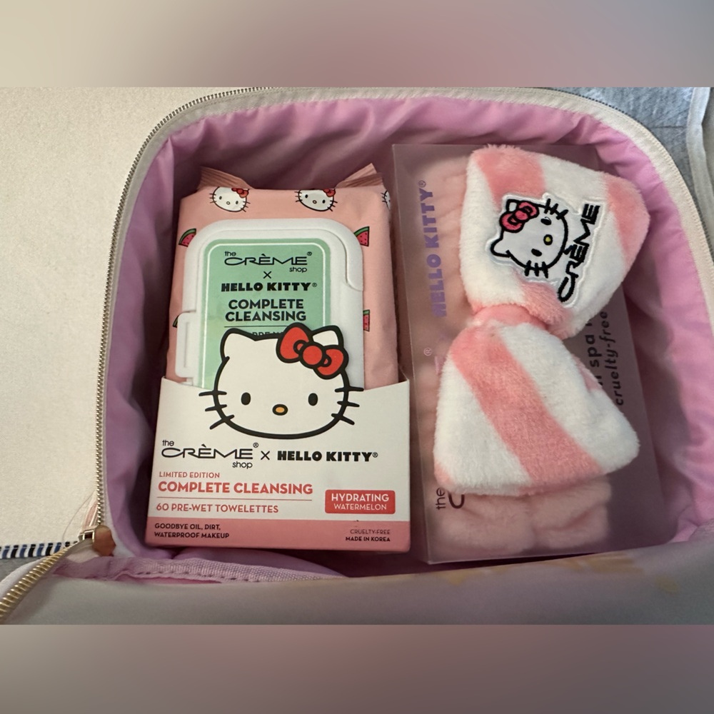 Hello Kitty Pink and White Cleansing Set